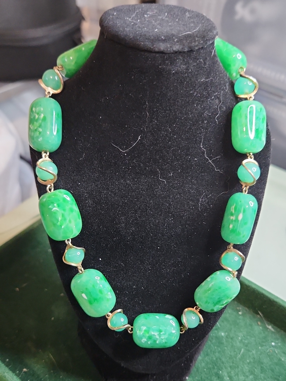Chrysoprase Beaded, Gold Toned Accents, Choker